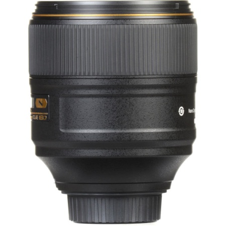 Объектив Nikon 105mm