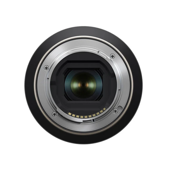 Объектив Tamron 18-300mm f/3.5-6.3 Di III-A VC VXD Sony E